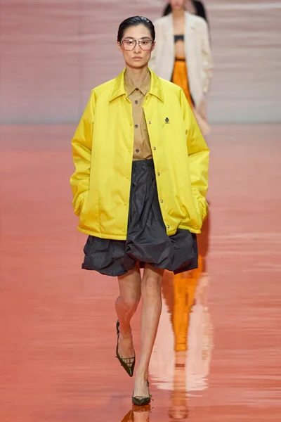 Look 32